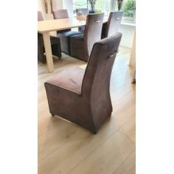 Zes stoelen