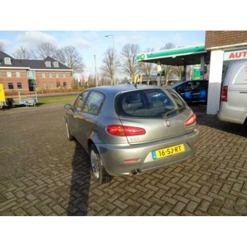 Alfa Romeo 147 1.6 T.Spark Progression (bj 2006)