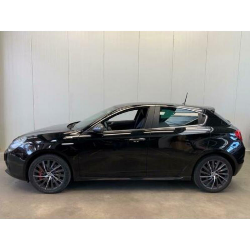 Alfa Romeo Giulietta 1.4 Turbo MultiAir 170PK QV-Line XENON-