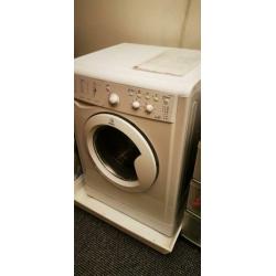 Indesit Wasmachine en droger ineen