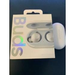 Samsung Galaxy buds wit aangeboden