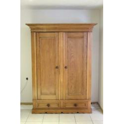 Eiken hoge kast