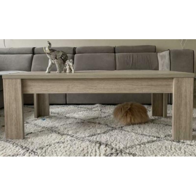 Mooie salon tafel met bijpassend tv kast