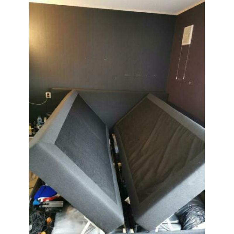 Boxspring 180x200cm met opbergruimte.