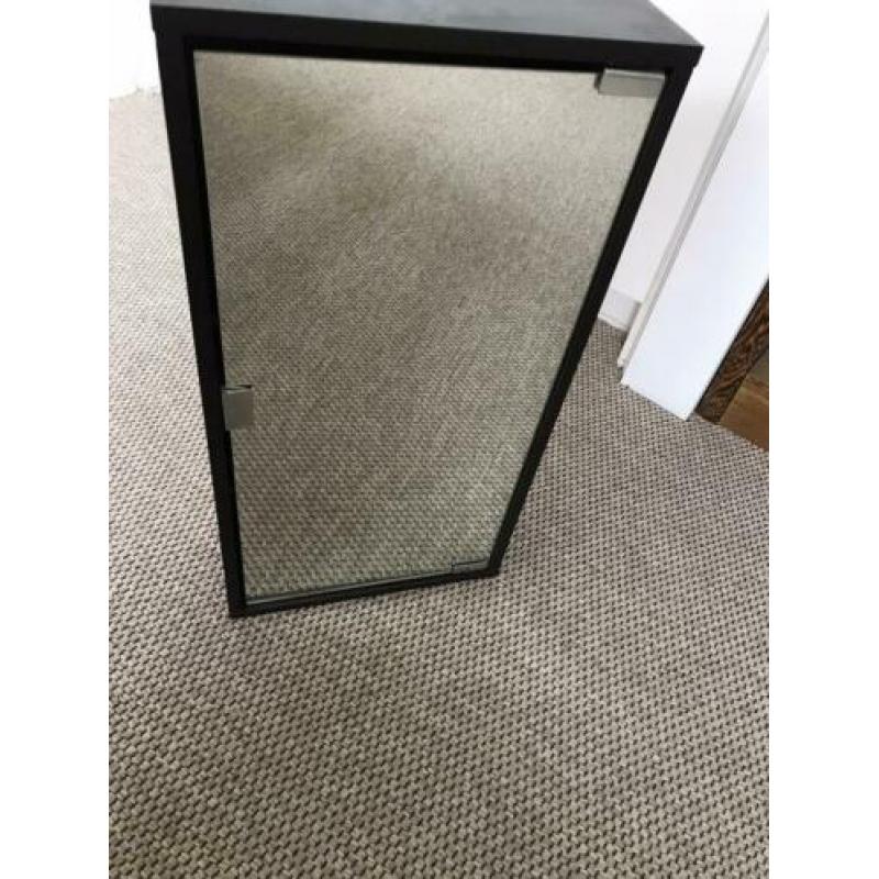 Badkamerkast / spiegelkast met drukpaneel