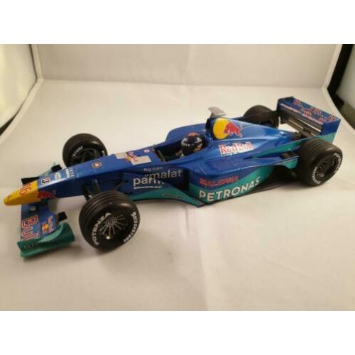 Minichamps 1:18 Red Bull Sauber Petronas C18 Pedro Diniz