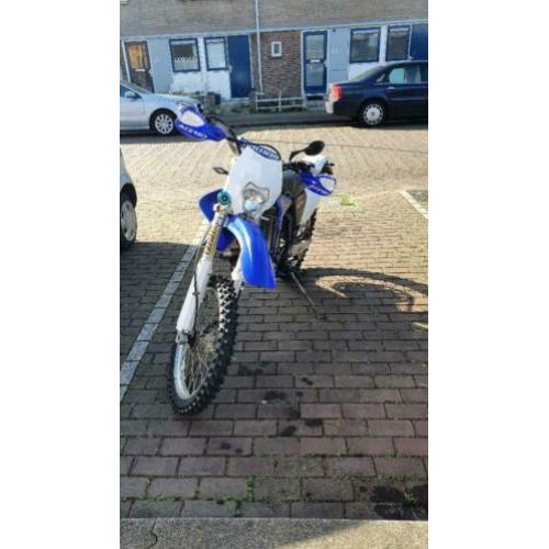 Yamaha WR 400 F , helemaal straatlegaal rdw gekeurd!!!