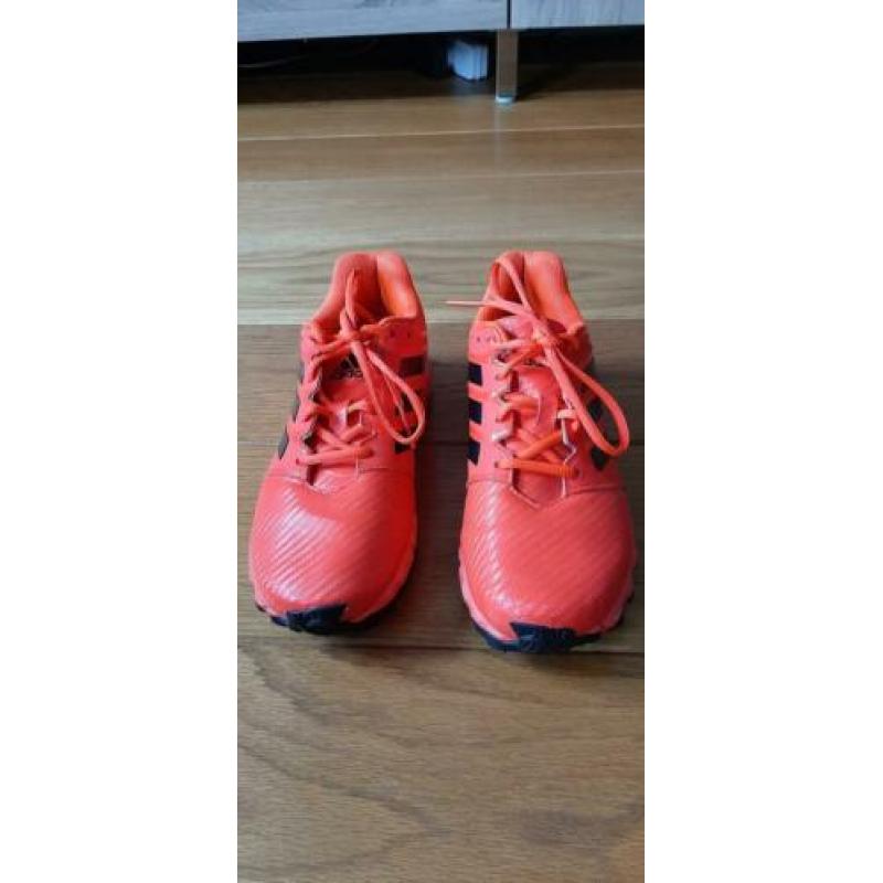 Adidas hockeyschoenen maat 39, vallen als 38