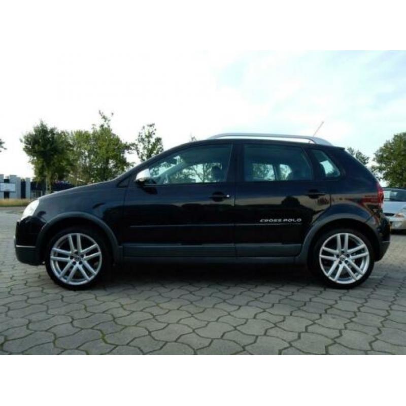 Volkswagen Polo 1.4-16V Cross / Airco / nieuwe Distributieri