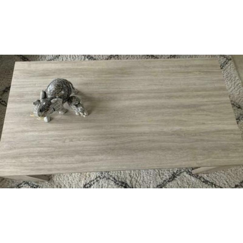 Mooie salon tafel met bijpassend tv kast