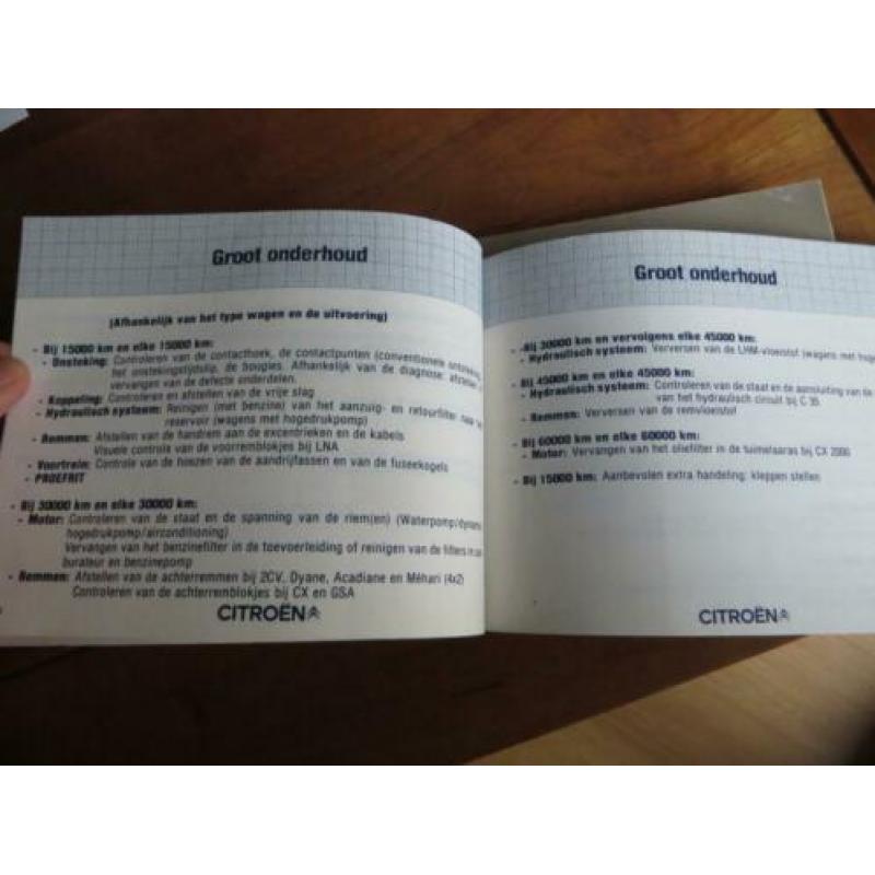 Citroen onderhoudsboekje benzinemodellen 1981, bijna blanco