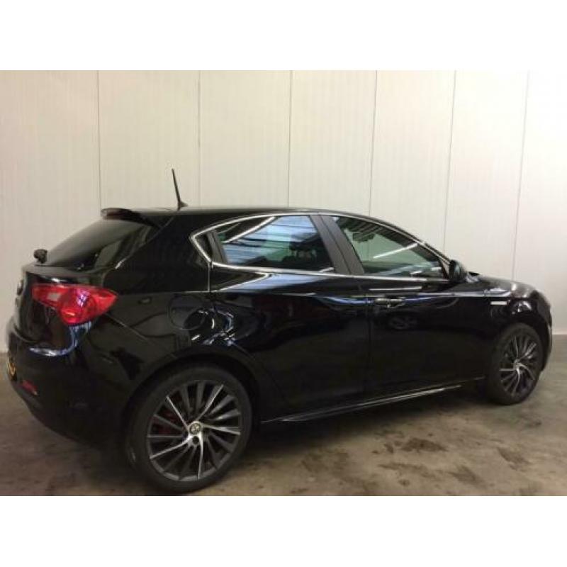 Alfa Romeo Giulietta 1.4 Turbo MultiAir 170PK QV-Line XENON-