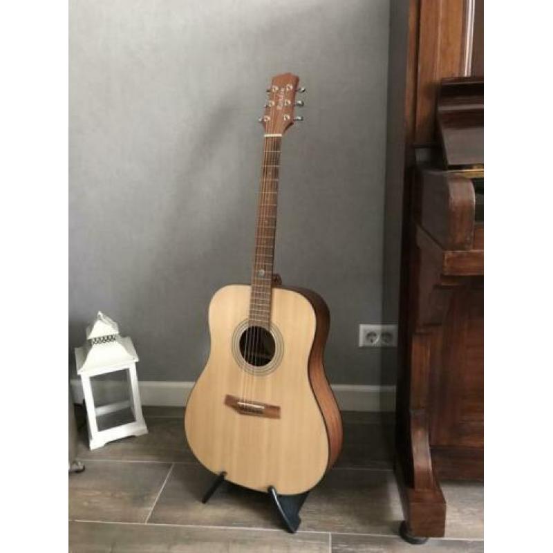 Prachtige gitaar met korting en extra's