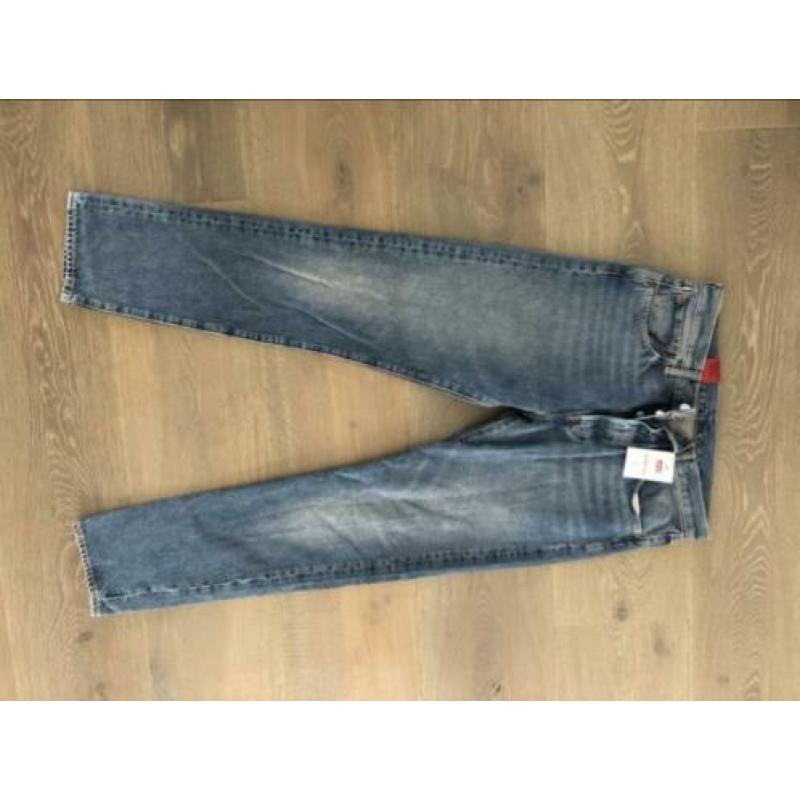 Levi s 501 33-32