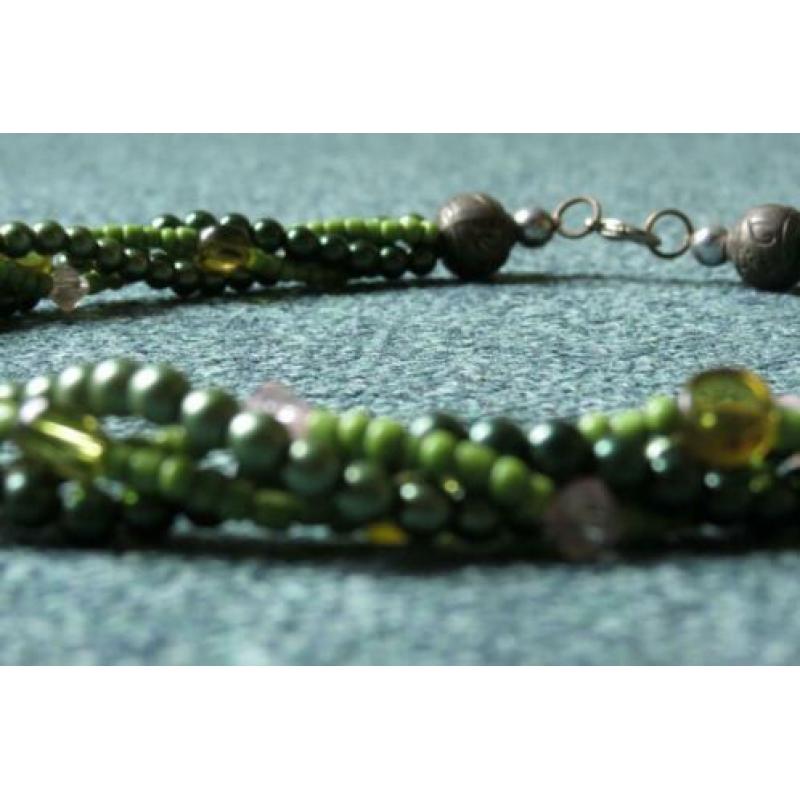 Groene kralen ketting 5 verschillende kleuren