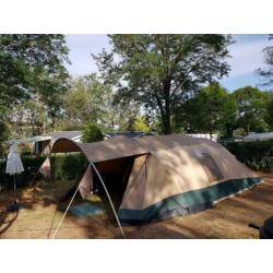 Tent Baco 460 en dichte aanhangwagen