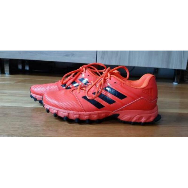 Adidas hockeyschoenen maat 39, vallen als 38