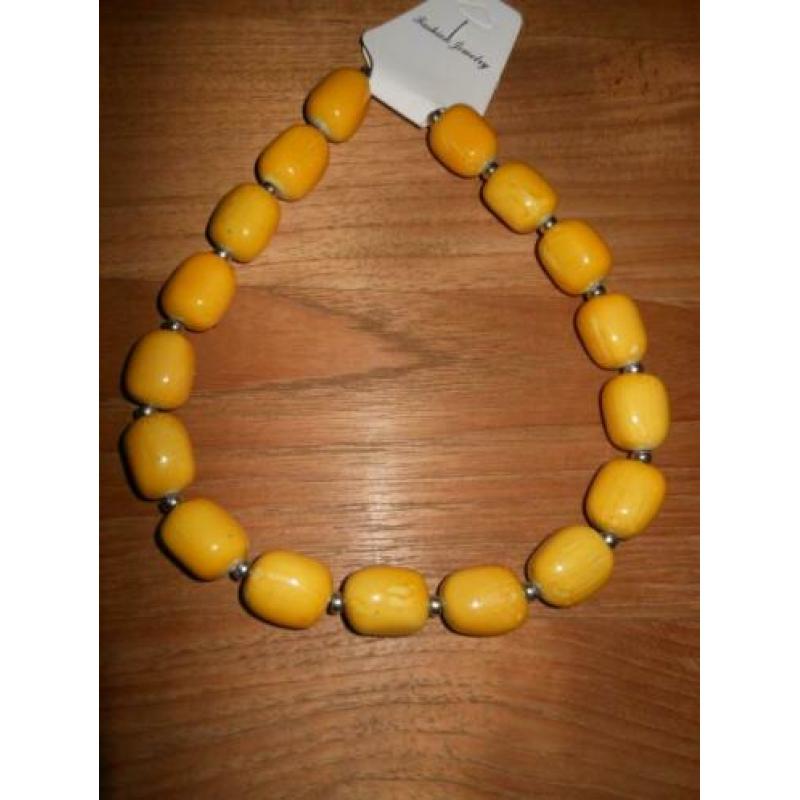 Elegante stijlvolle rode kralen hals ketting