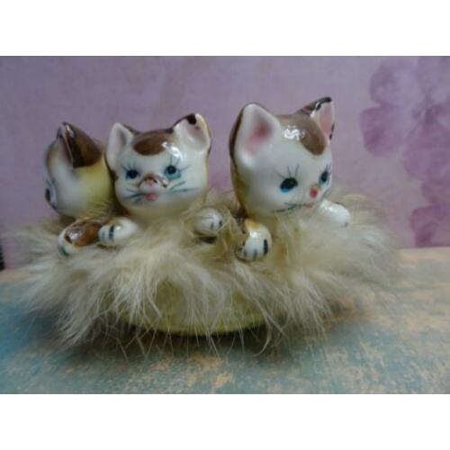 Prachtig Keramisch Vintage Katten Beeldje 3 kittens in mand