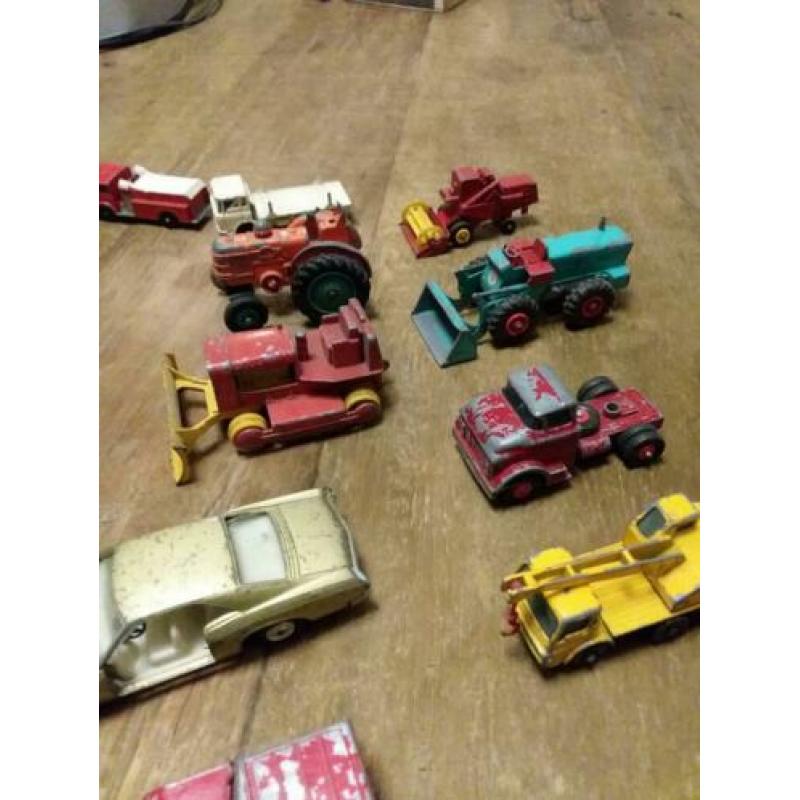 Aangeboden leuk aantal model auto's