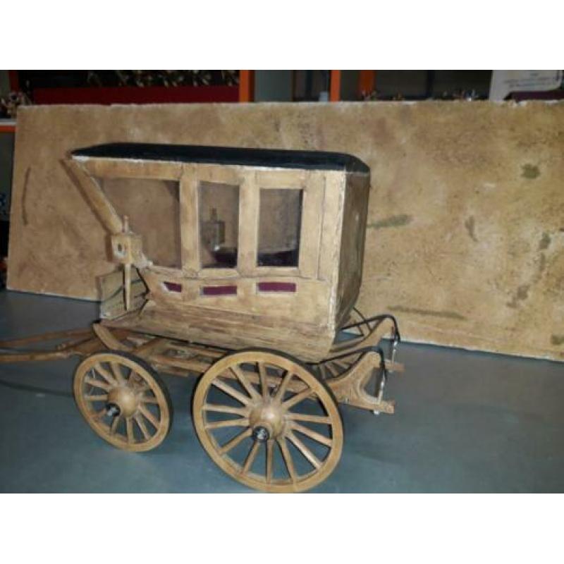 OUDE HOUTEN KOETS MODELin GROTE SCHAAL LANG 47 cm HOOG 23 cm