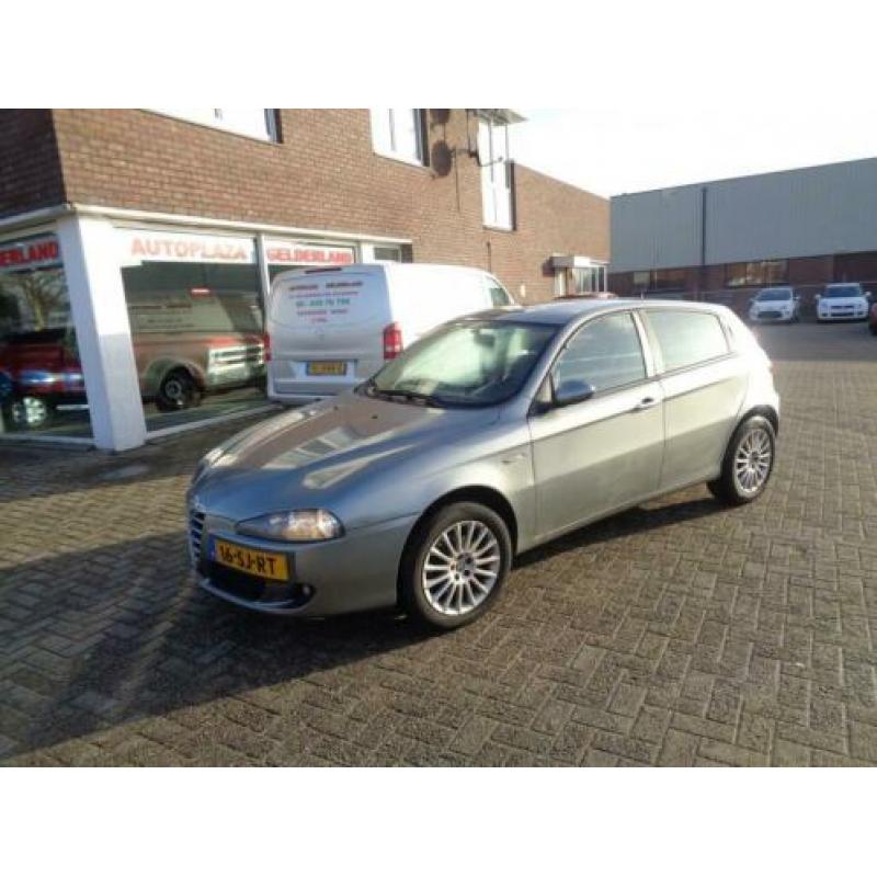 Alfa Romeo 147 1.6 T.Spark Progression (bj 2006)