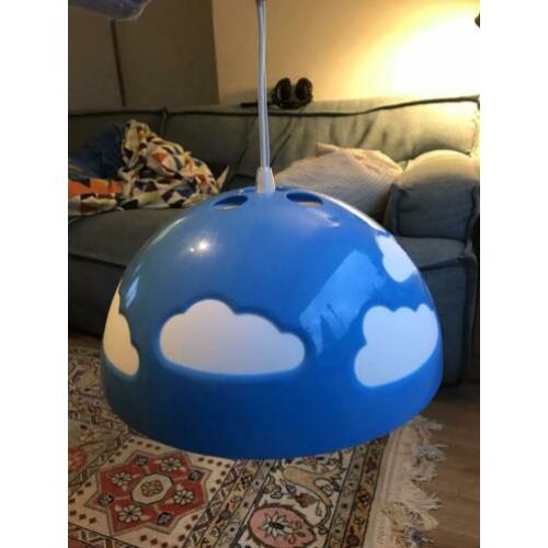 Ikea hanglamp blauw met wolken (Skojig)