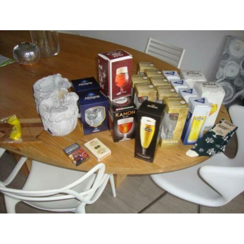 22 ! bierglazen + bierverwante artikelen. GRATIS Pubquiz !!