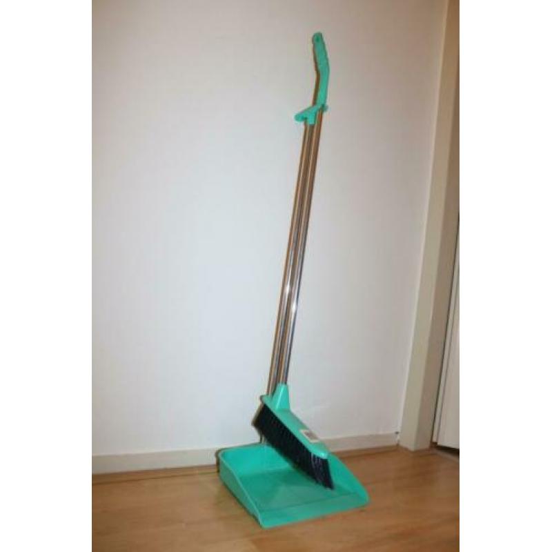 Bezem met blik,Nieuw €8,99 (NOG NOOIT GEBRUIKT!!)