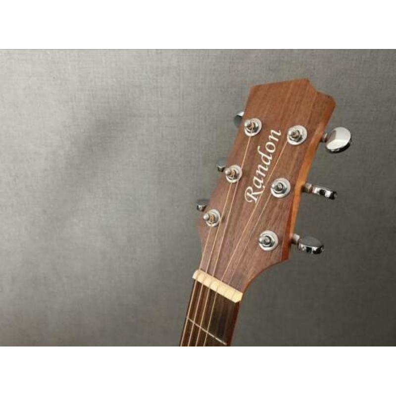 Prachtige gitaar met korting en extra's