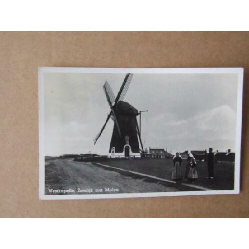 Westkapelle Zeedijk met molen Voor het bombardement