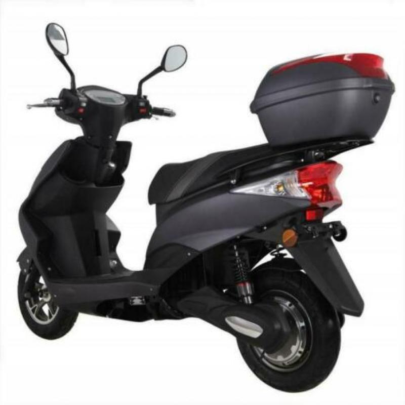 Elektrische Scooter Eagle. E-Scooter 45 km/h Bereik: 60 km.