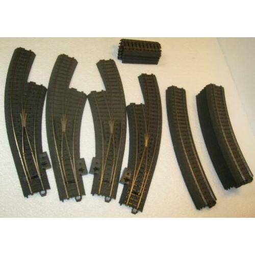 Marklin VIER C-rails Meegebogen Wissels 24671/72 + 12 Rails