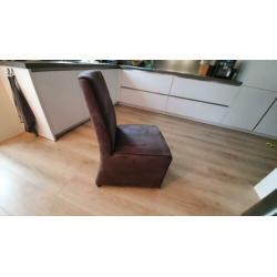 Zes stoelen