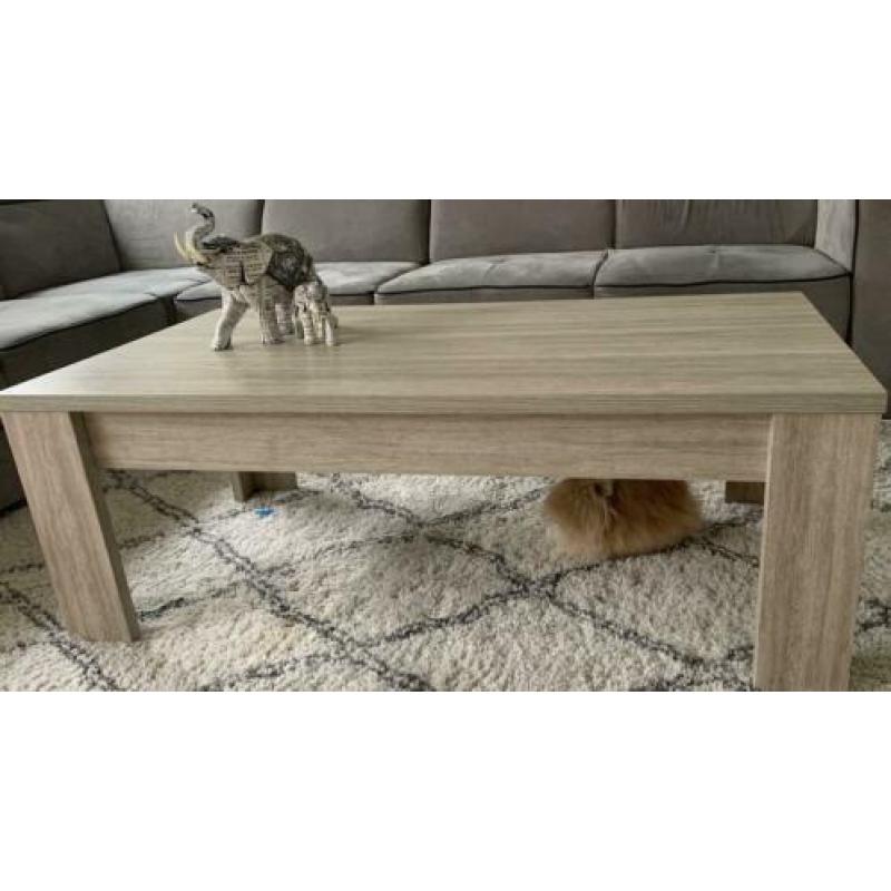 Mooie salon tafel met bijpassend tv kast