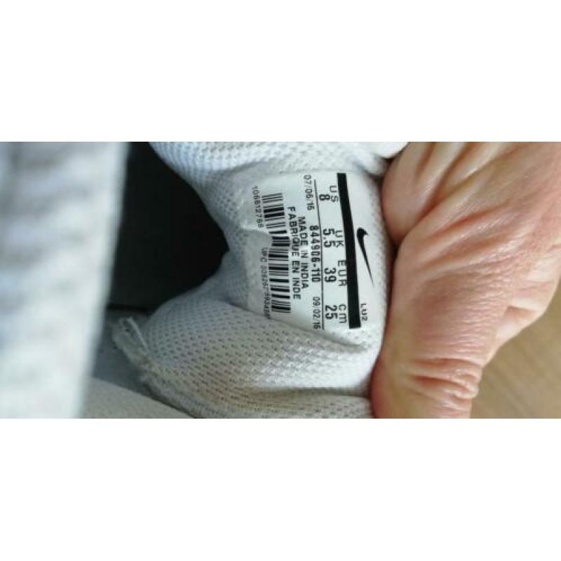 Witte hoge Nike sneakers maat 39