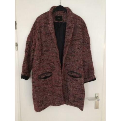 Mooie boucle winterjas van het Franse merk Maje in maat 40