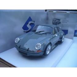 Porsche 911 2.8 RSR Grijs Solido 1/18