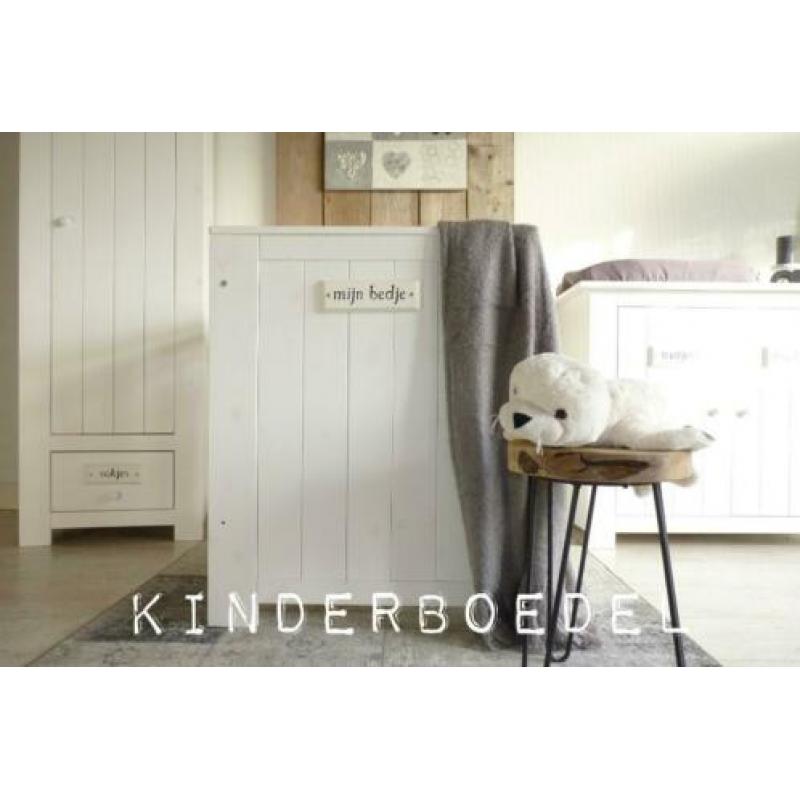 Complete babykamer (wit, hout)