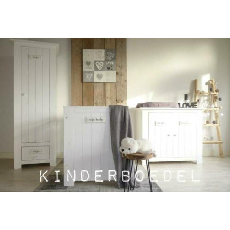 Complete babykamer (wit, hout)