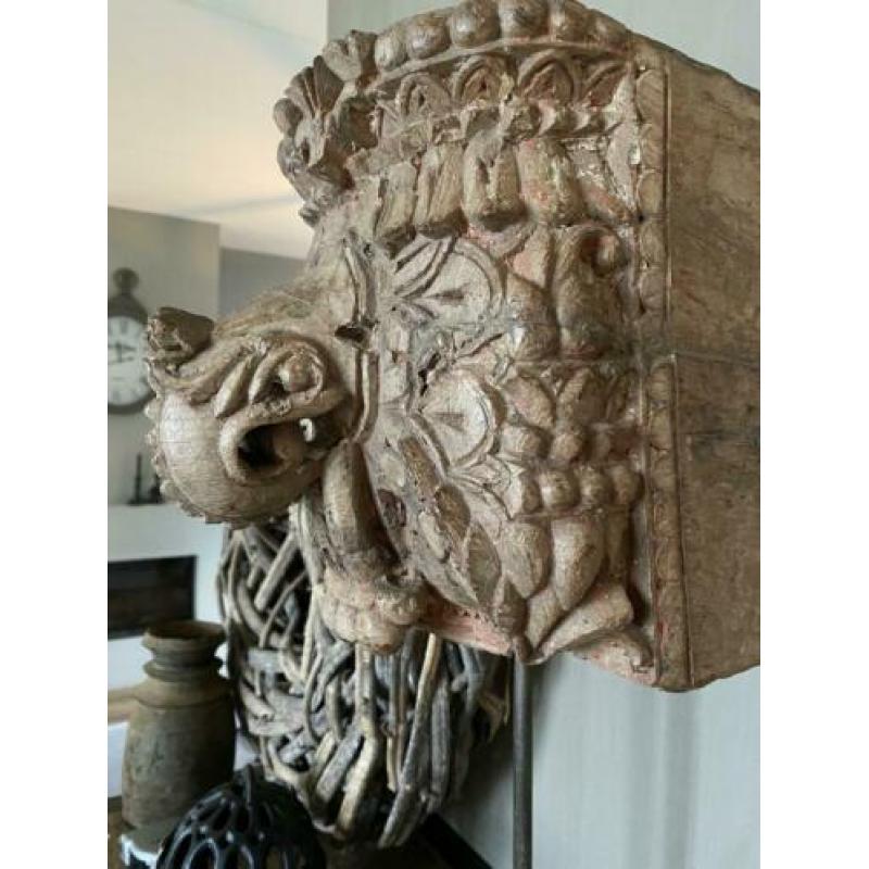 Prachtig zwaar massief oud houten ornament