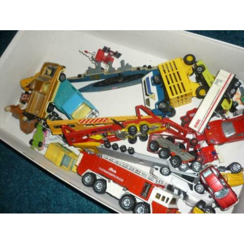 doosje auto,s o.a siku dinky etc