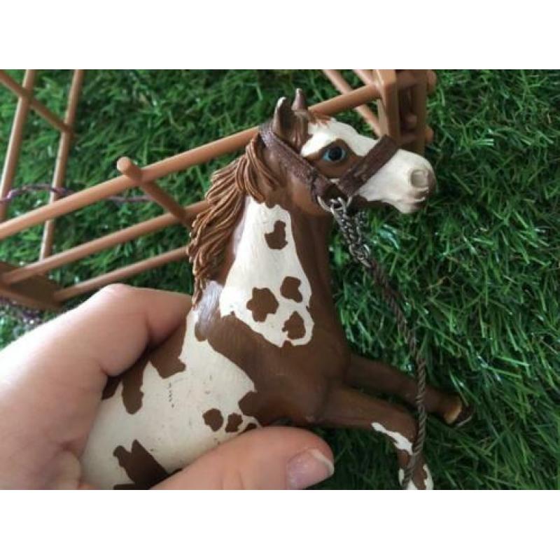 Schleich halsters, zadels, hoofdstellen en ruiters