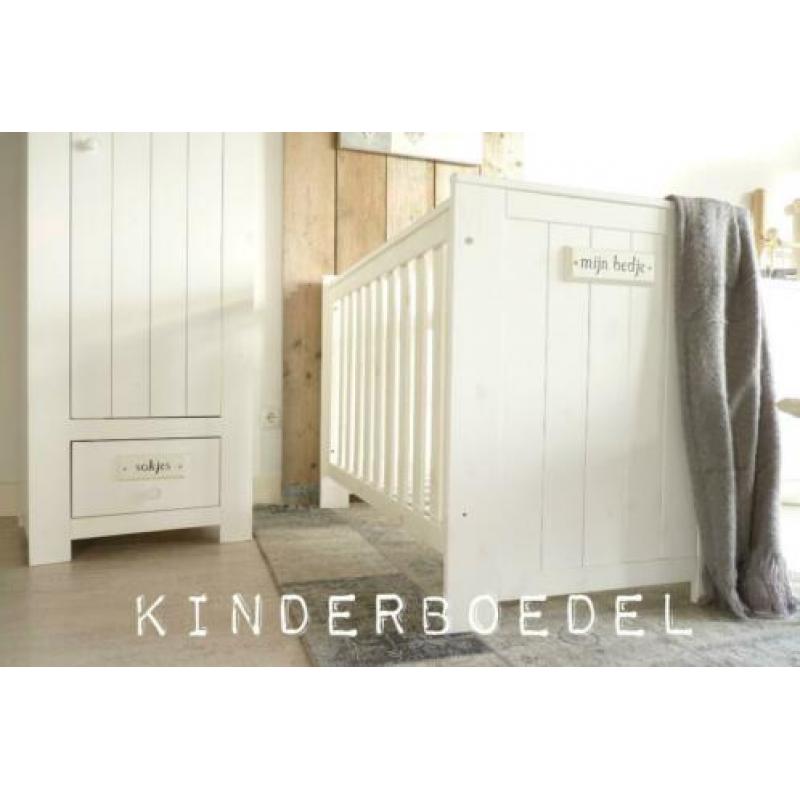 Complete babykamer (wit, hout)