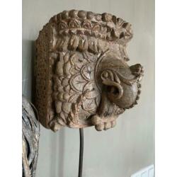 Prachtig zwaar massief oud houten ornament