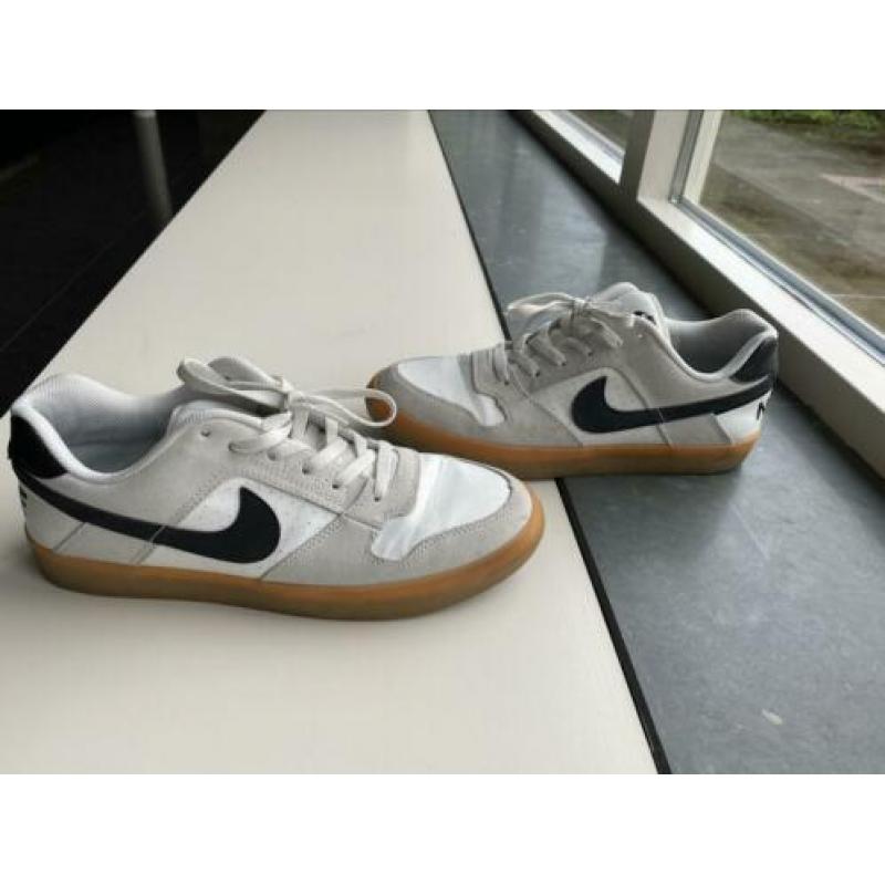 Nike SB mt 44