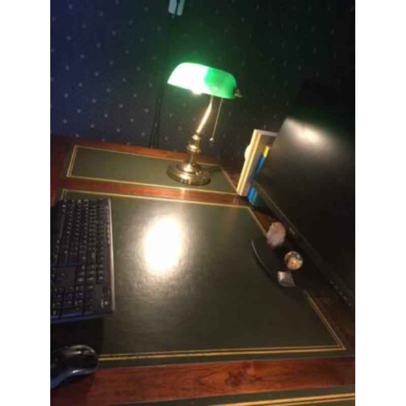 Klassiek bureau