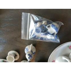 Servies voor poppenhuis