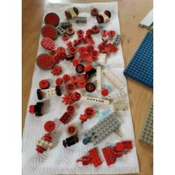 Oude lego spoorlijn met toebehoren