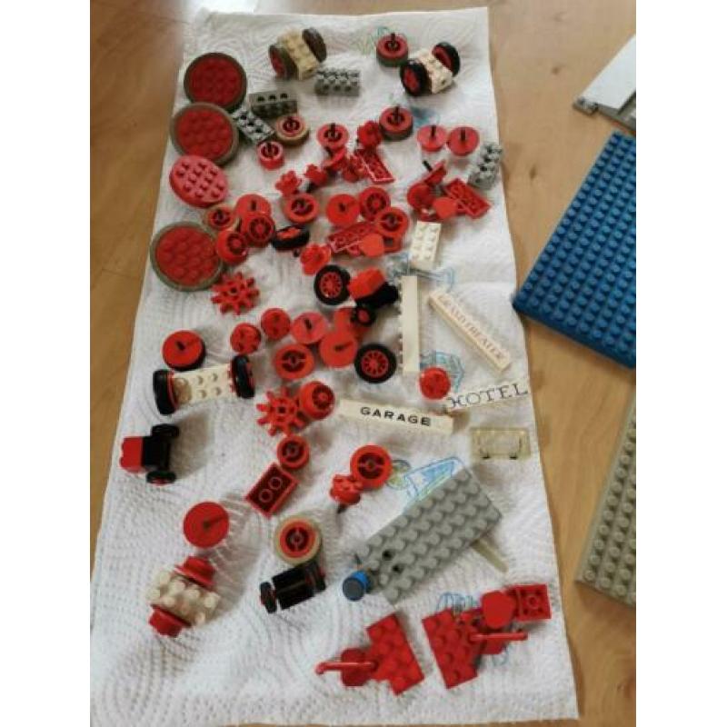 Oude lego spoorlijn met toebehoren